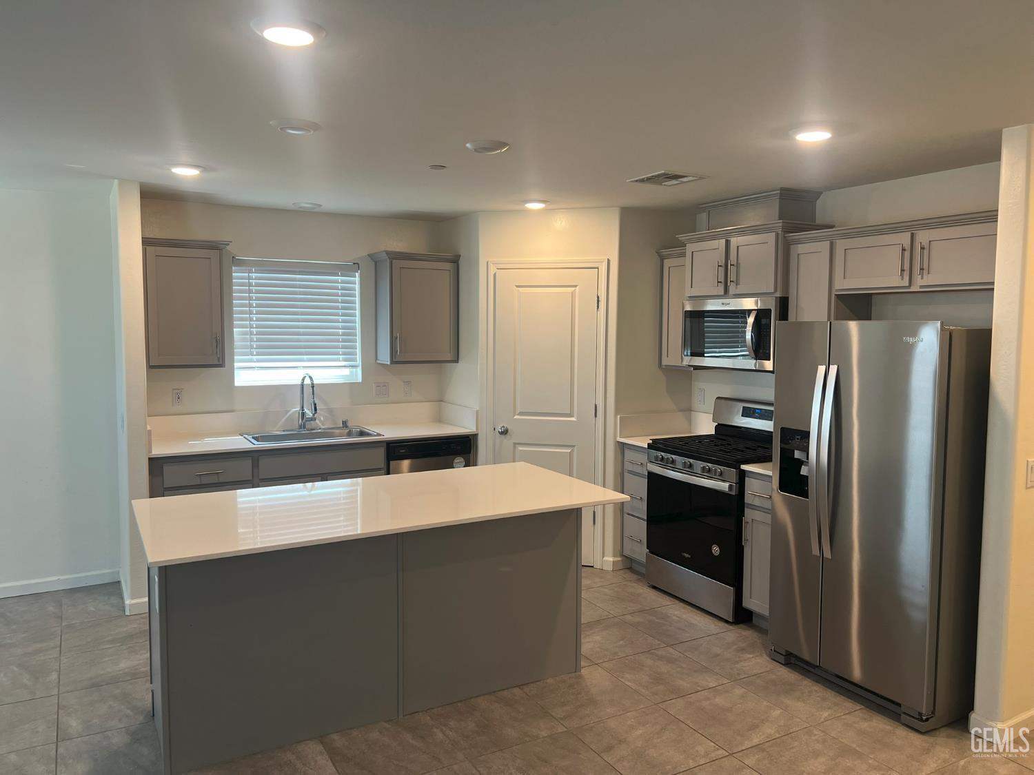 5918 Esmerelda Avenue — photo 5