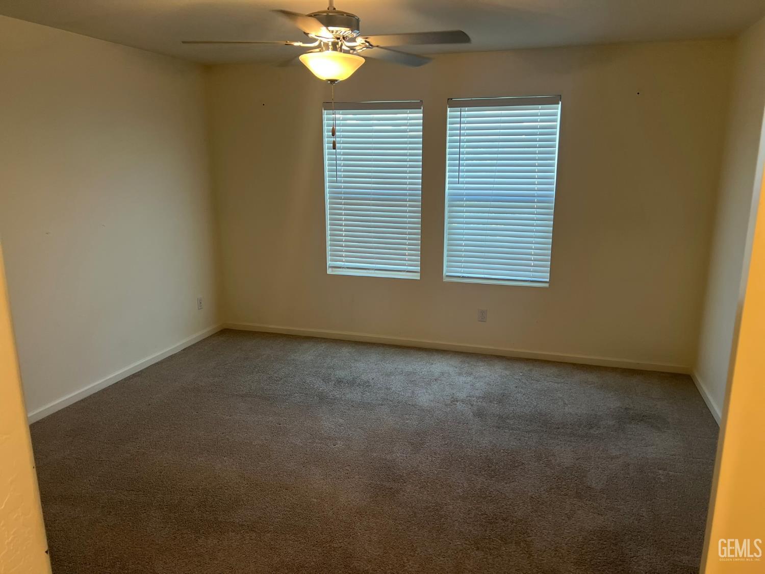 5918 Esmerelda Avenue — photo 9