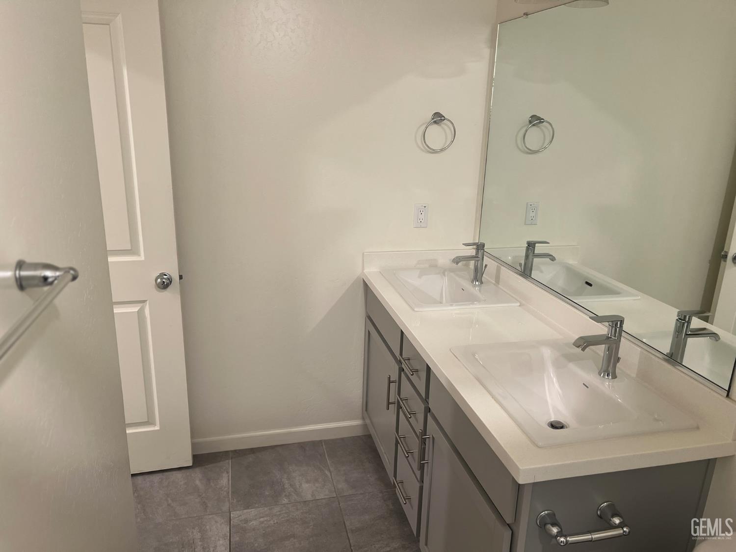 5918 Esmerelda Avenue — photo 15