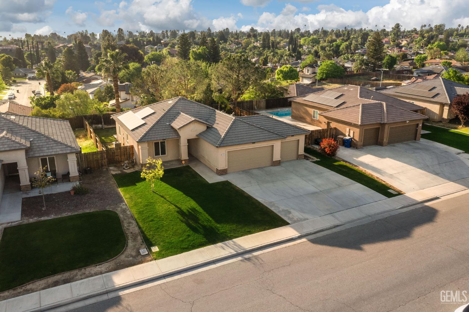 3702 Balvicar Drive — photo 2