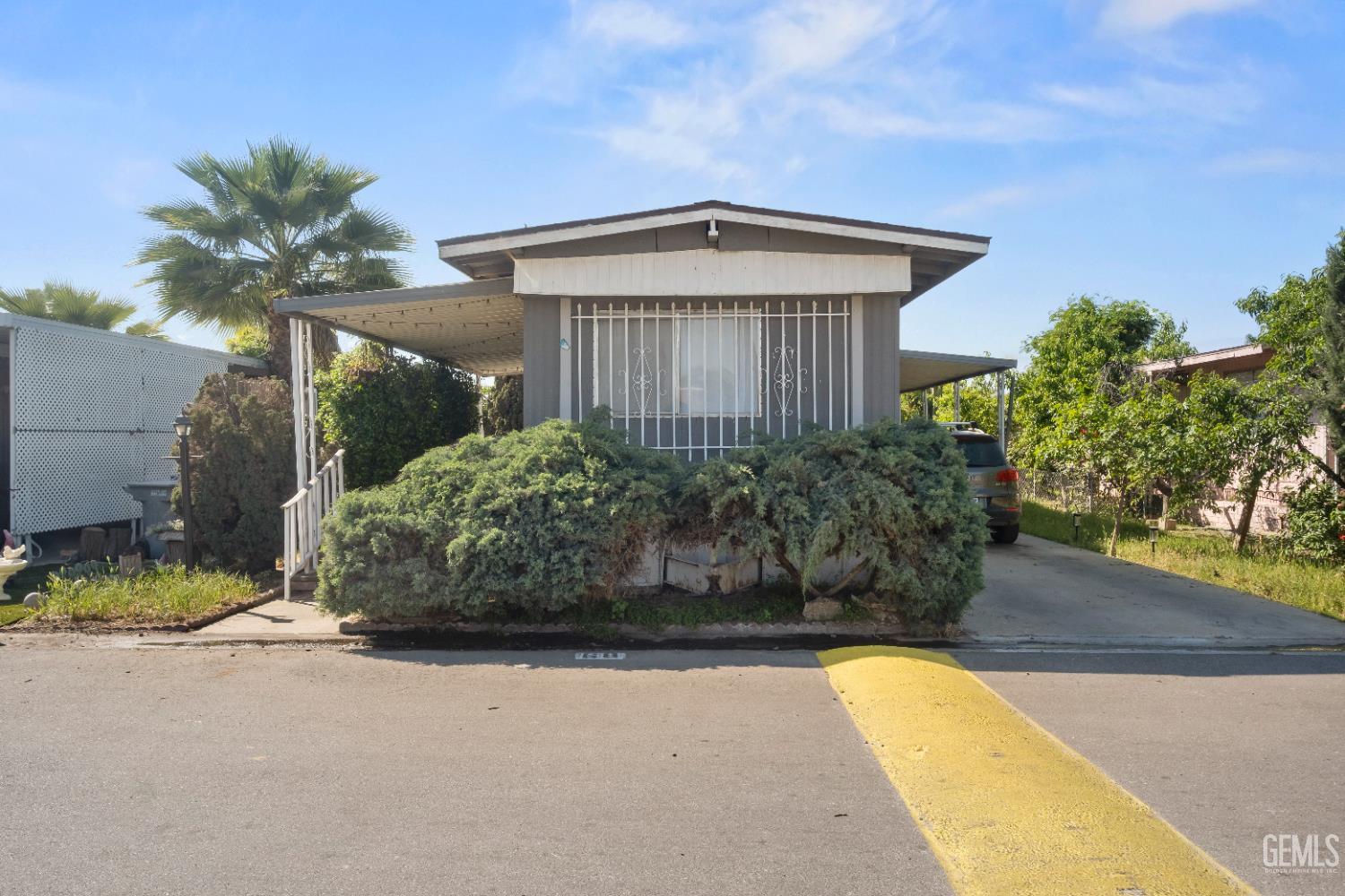 Photo of 2042 Girard St, Delano, CA 93215