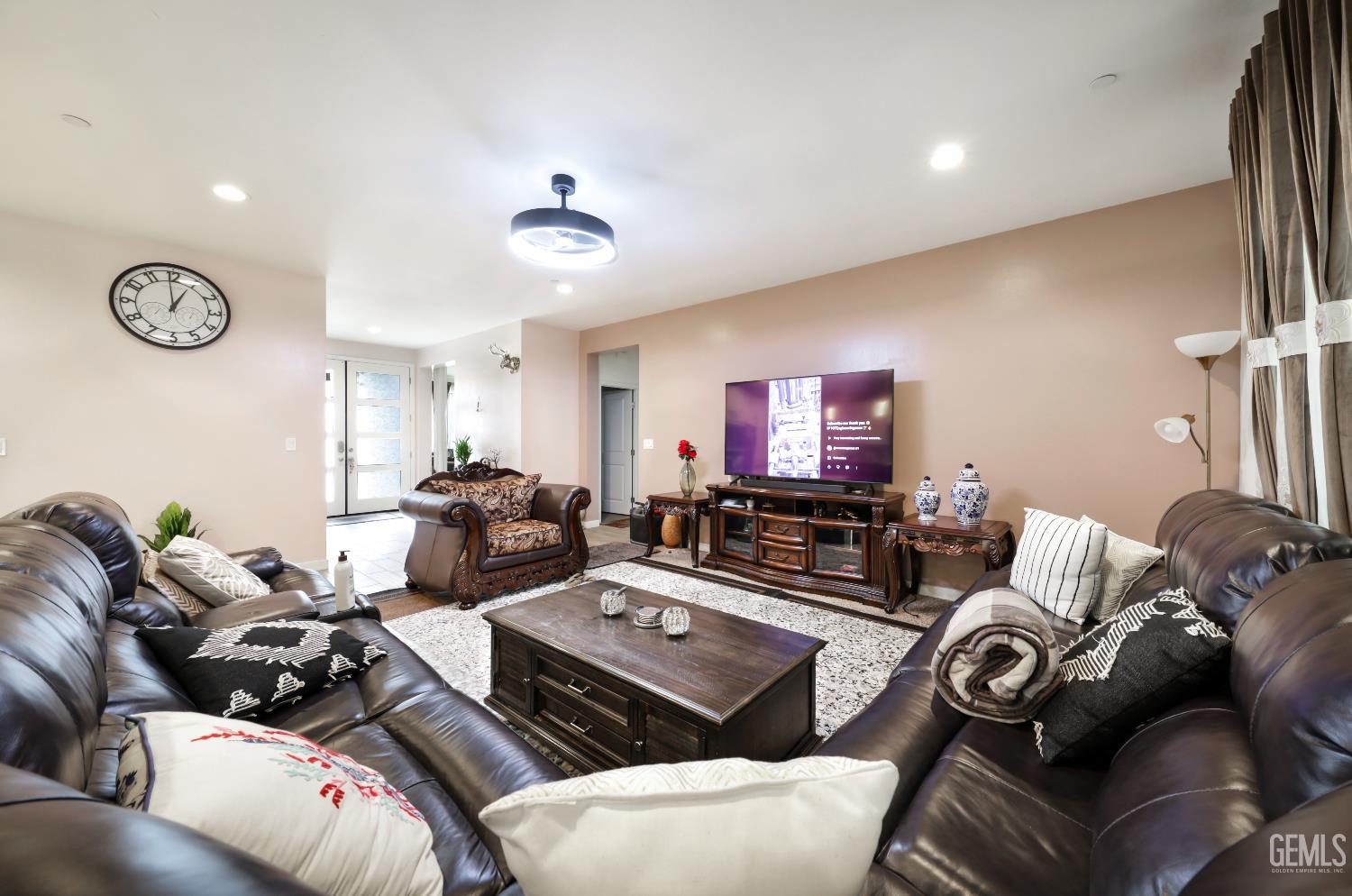 7901 Bristol Spring Avenue — photo 14