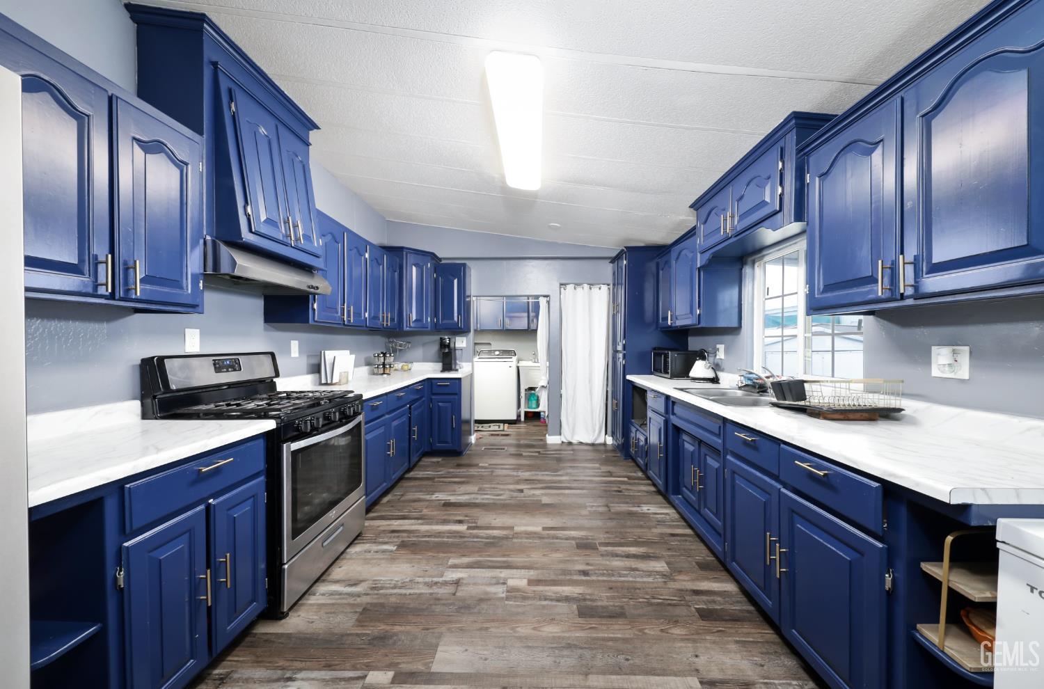 6601 Eucalyptus Drive — photo 10