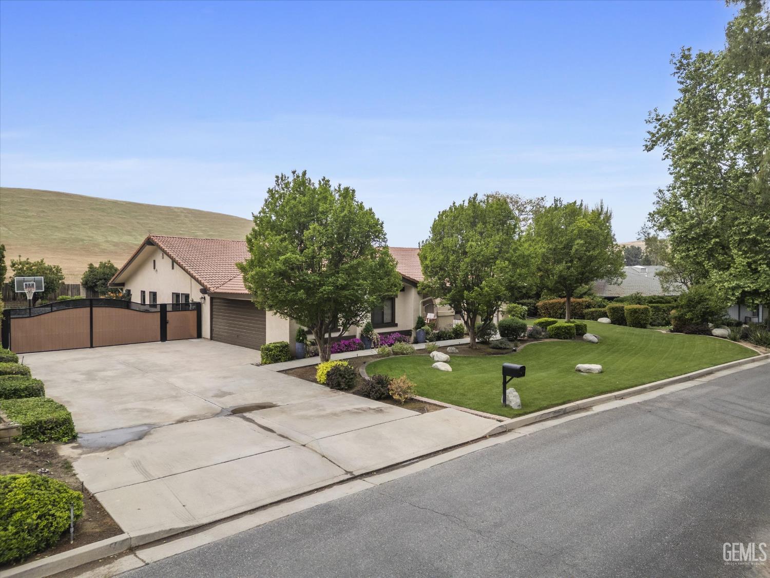 12151 Cattle King Drive — photo 3