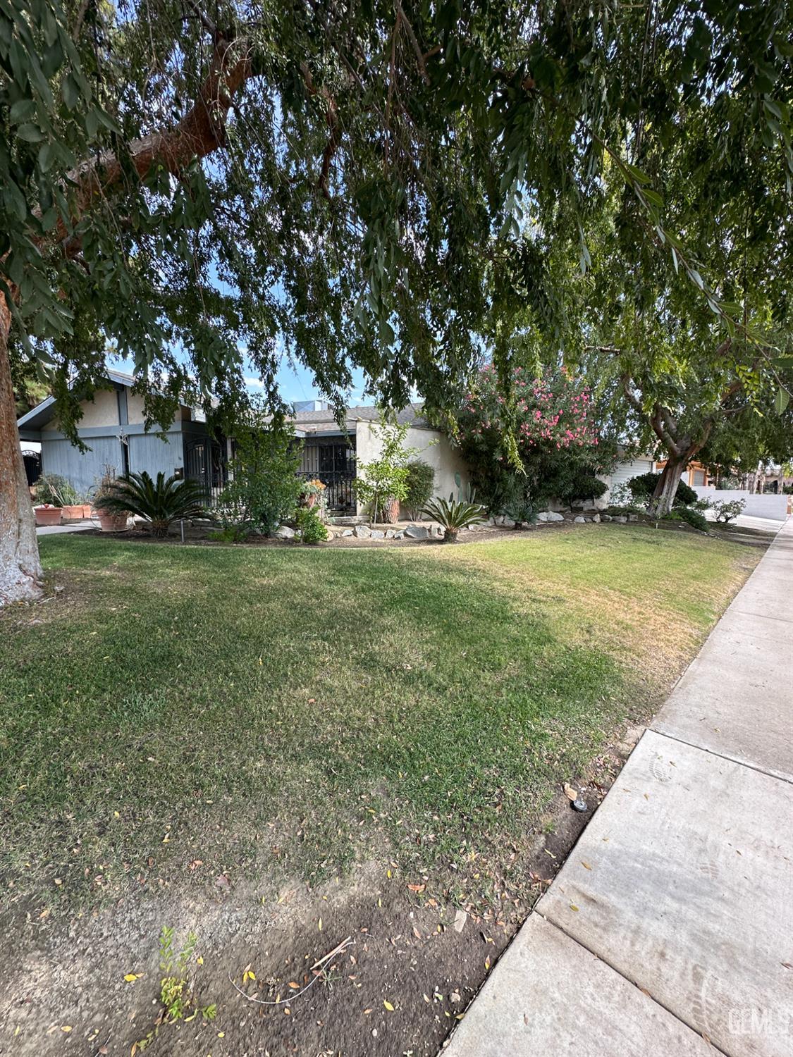 4425 Charter Oaks — photo 3