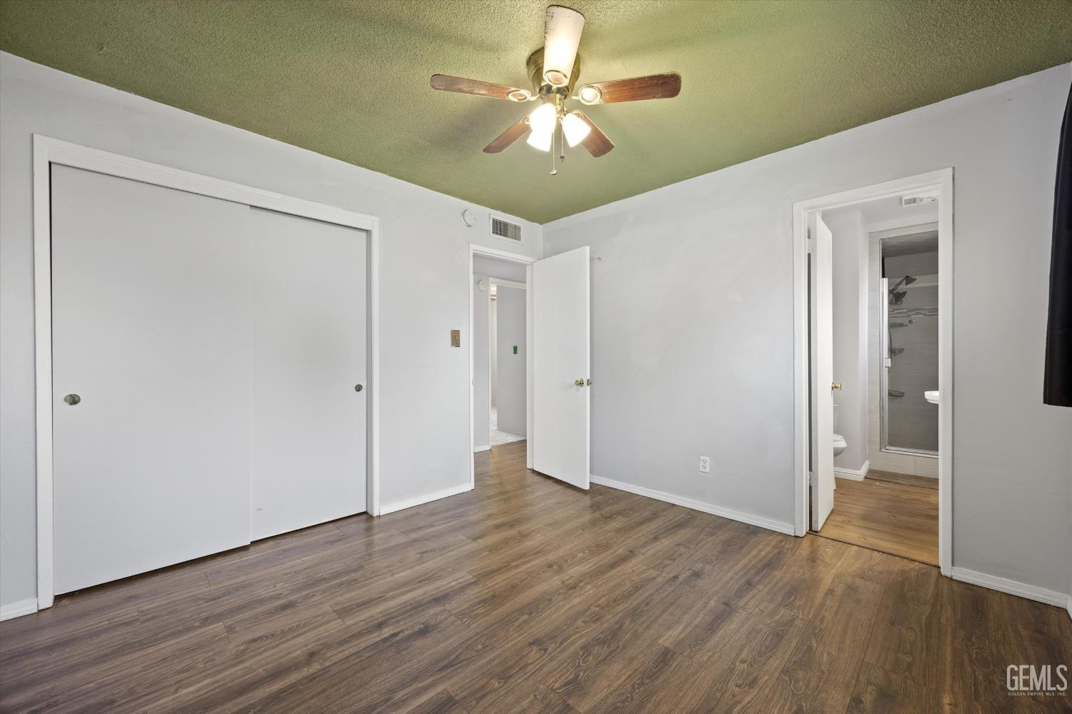 6712 Cedarcrest Avenue — photo 31