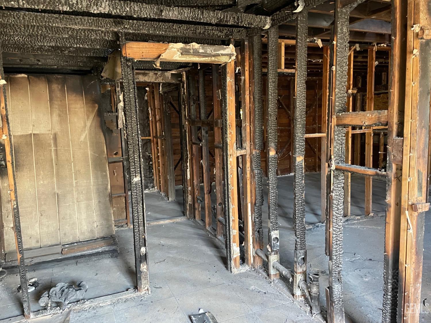 910 S Baker Street — photo 9