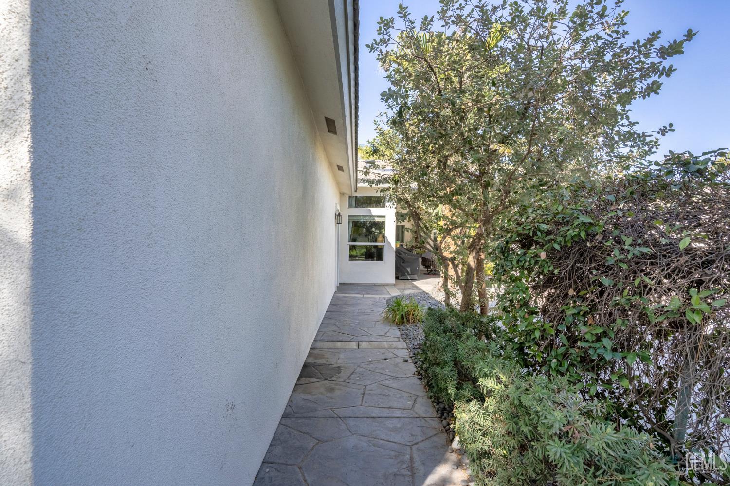 11315 Queensbury Drive — photo 10