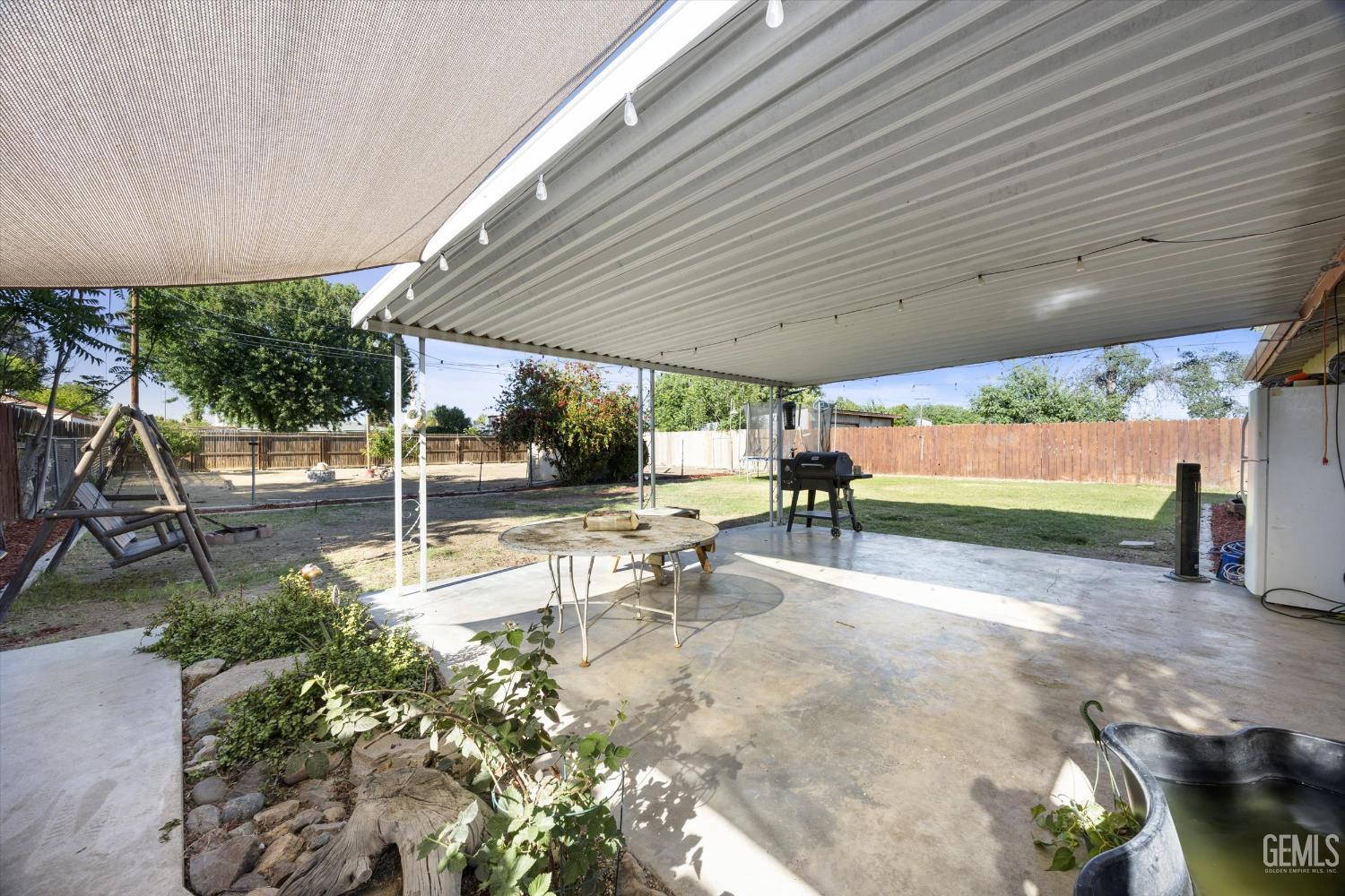 6712 Cedarcrest Avenue — photo 33