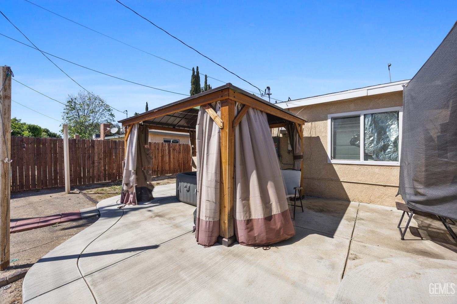 1325 Carson Avenue — photo 23