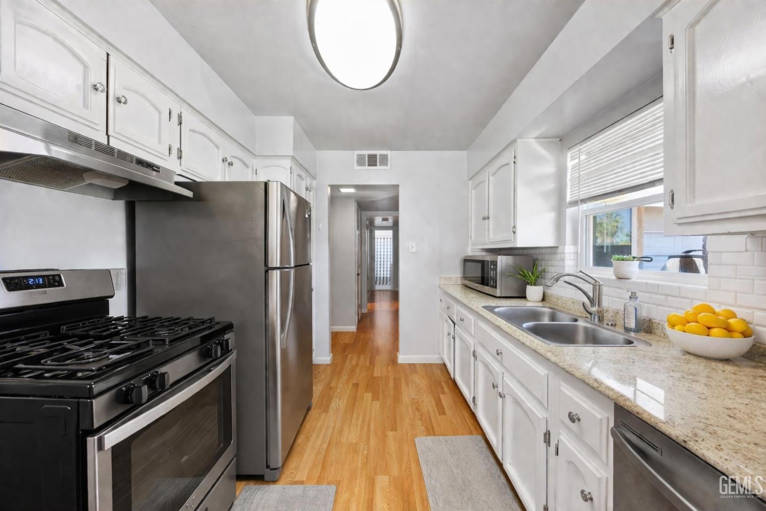 1325 Carson Avenue — photo 7