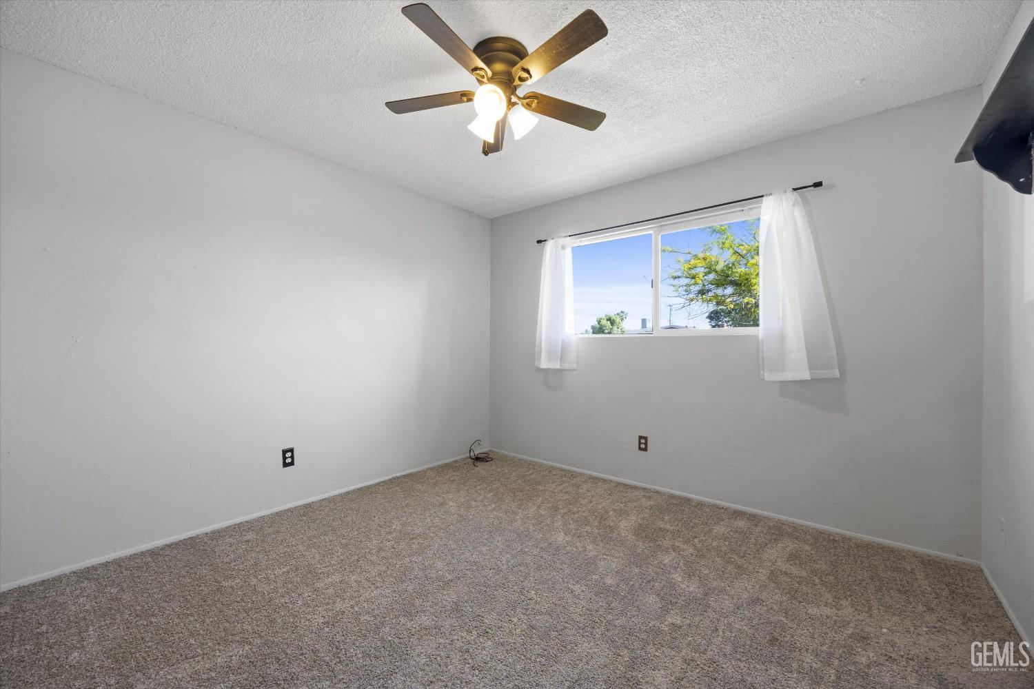 6712 Cedarcrest Avenue — photo 26