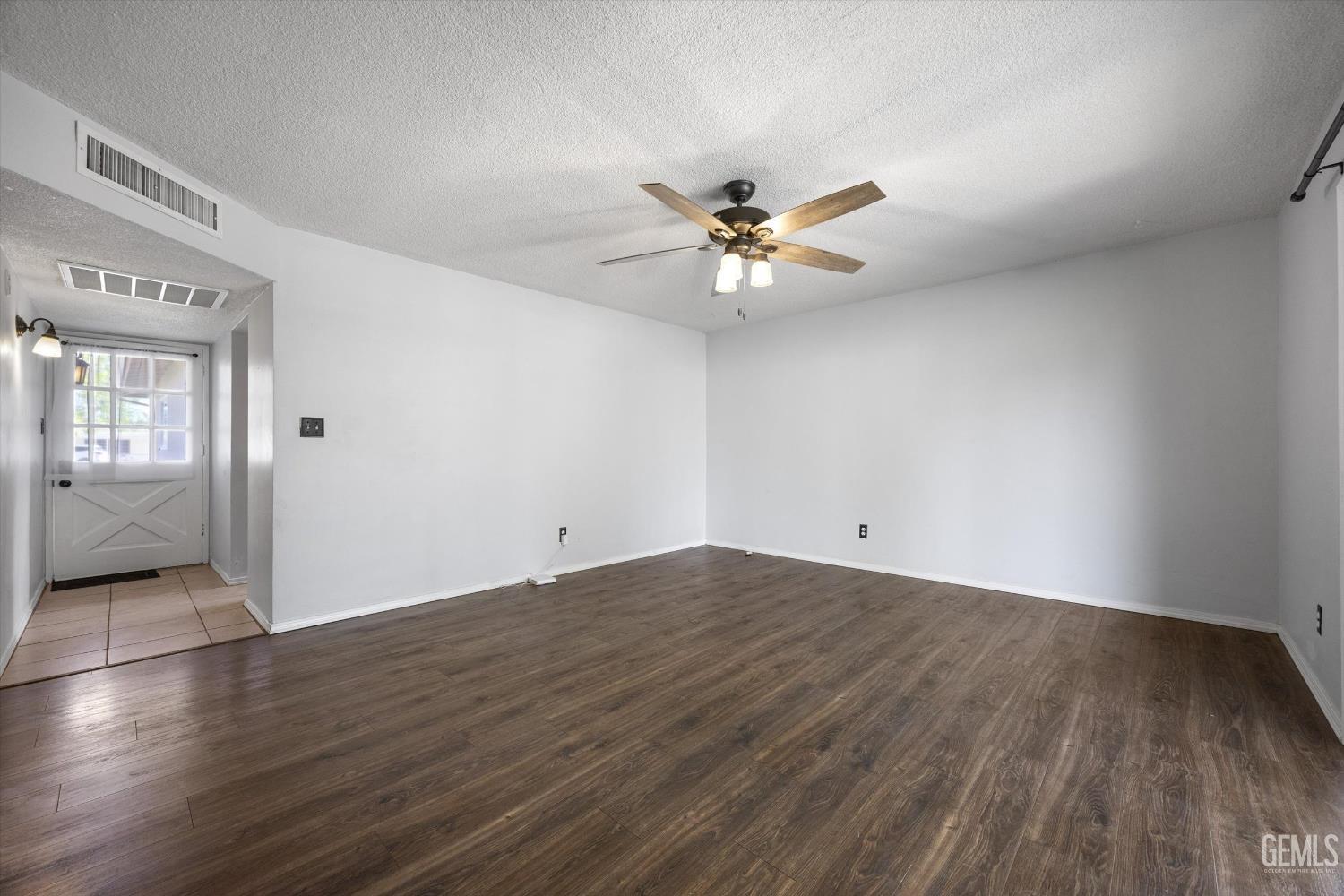 6712 Cedarcrest Avenue — photo 7