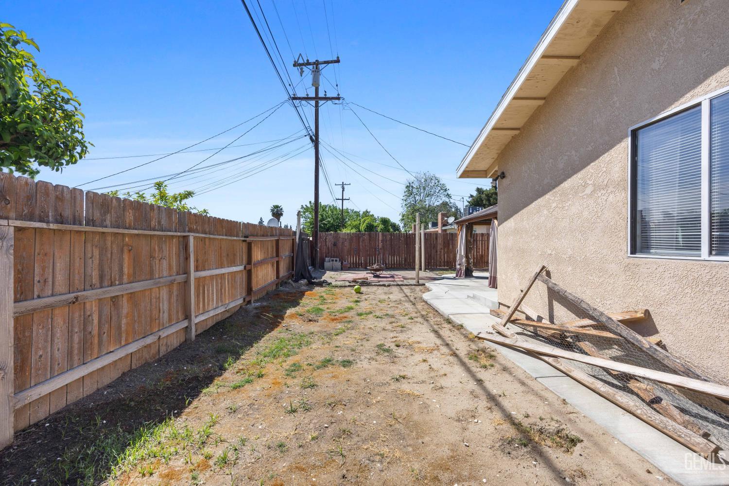 1325 Carson Avenue — photo 26