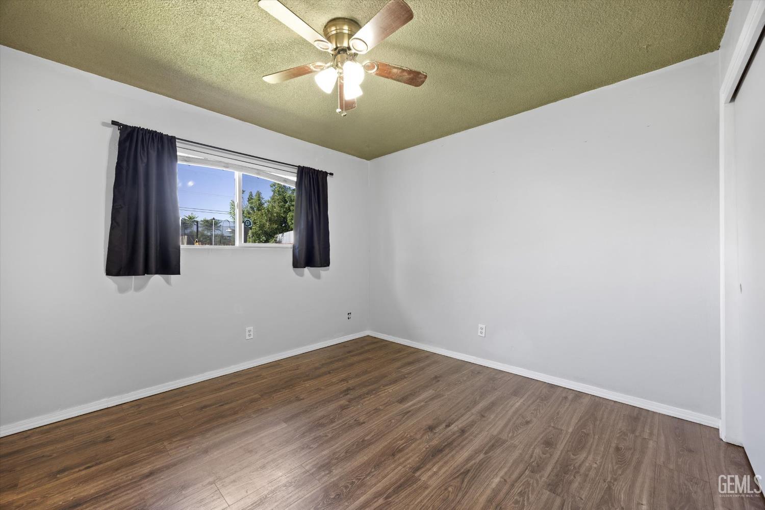 6712 Cedarcrest Avenue — photo 29