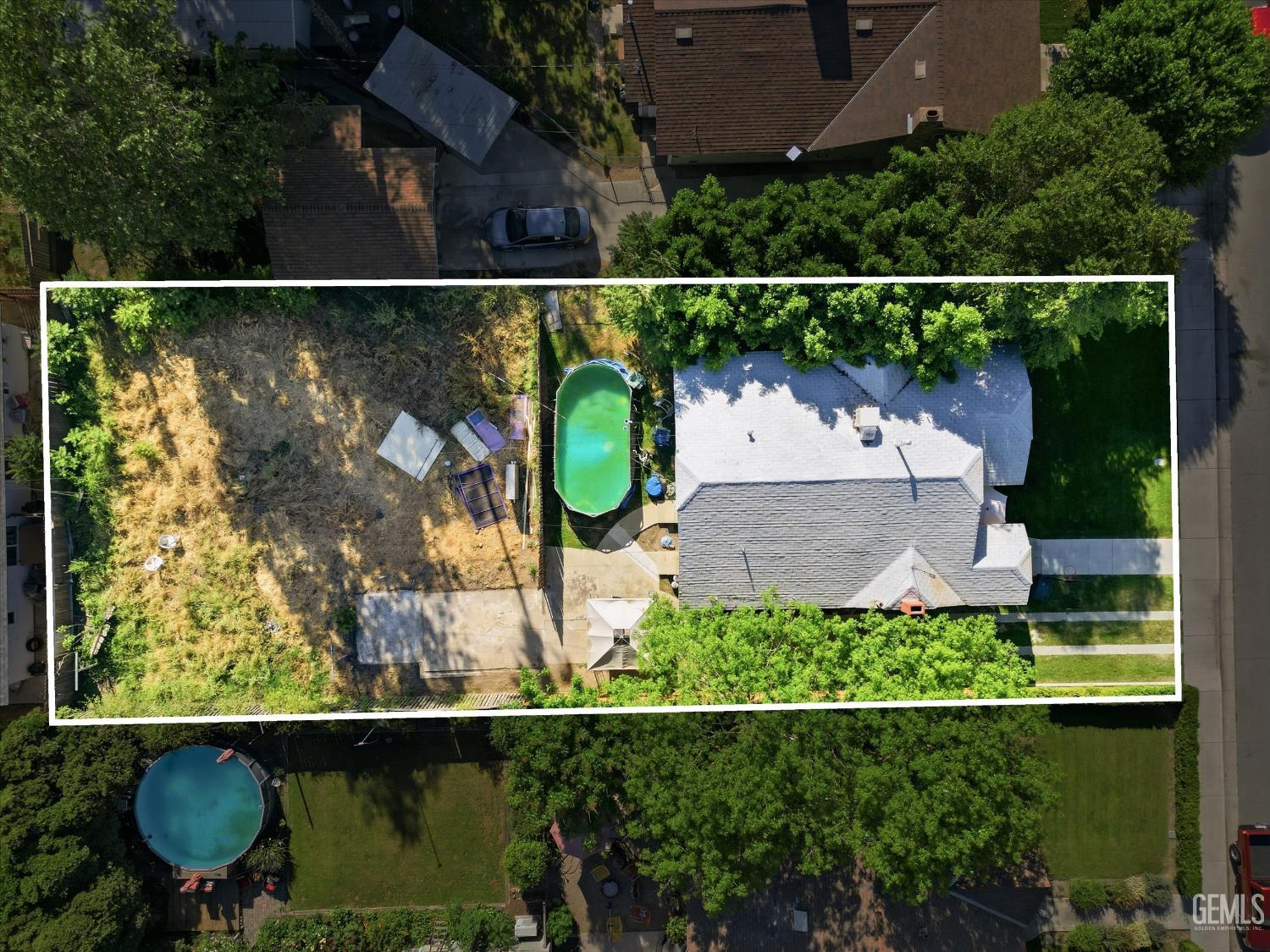 2001 Bank Street — photo 3