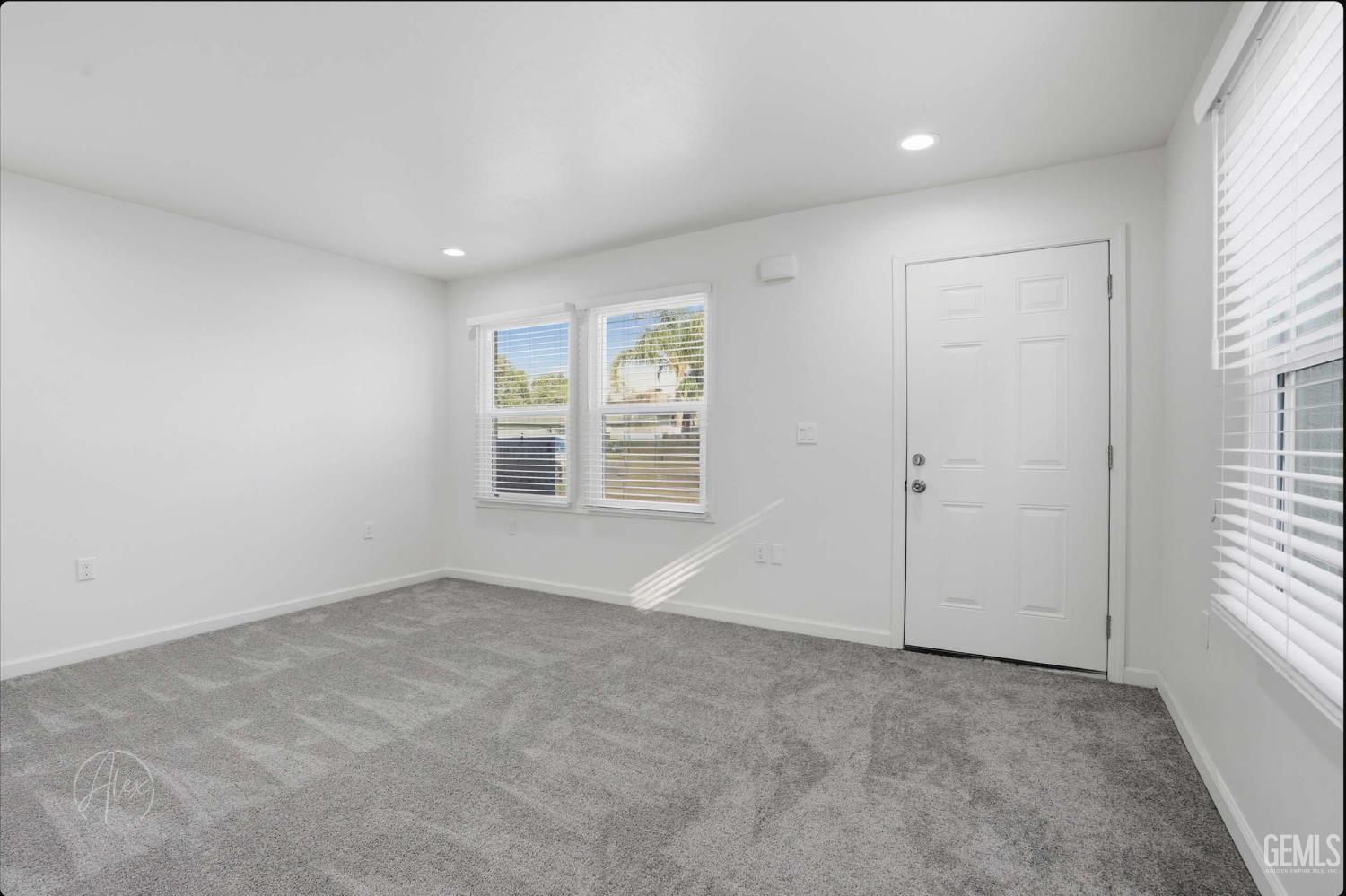 407 Wasington Avenue — photo 5