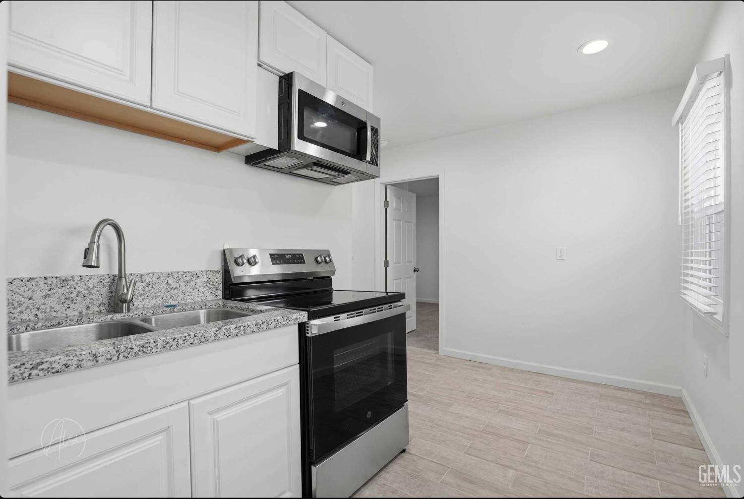 407 Wasington Avenue — photo 7