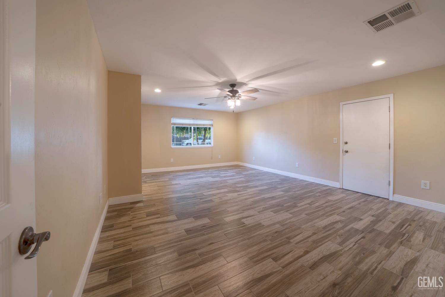 10512 Dee Dee Avenue — photo 24