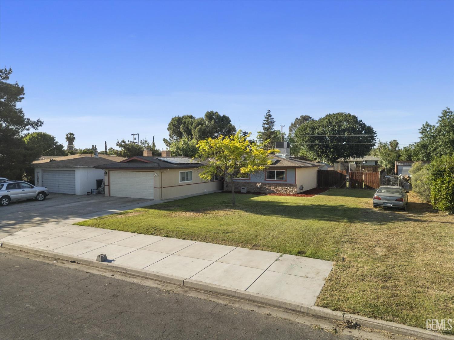 6712 Cedarcrest Avenue — photo 40