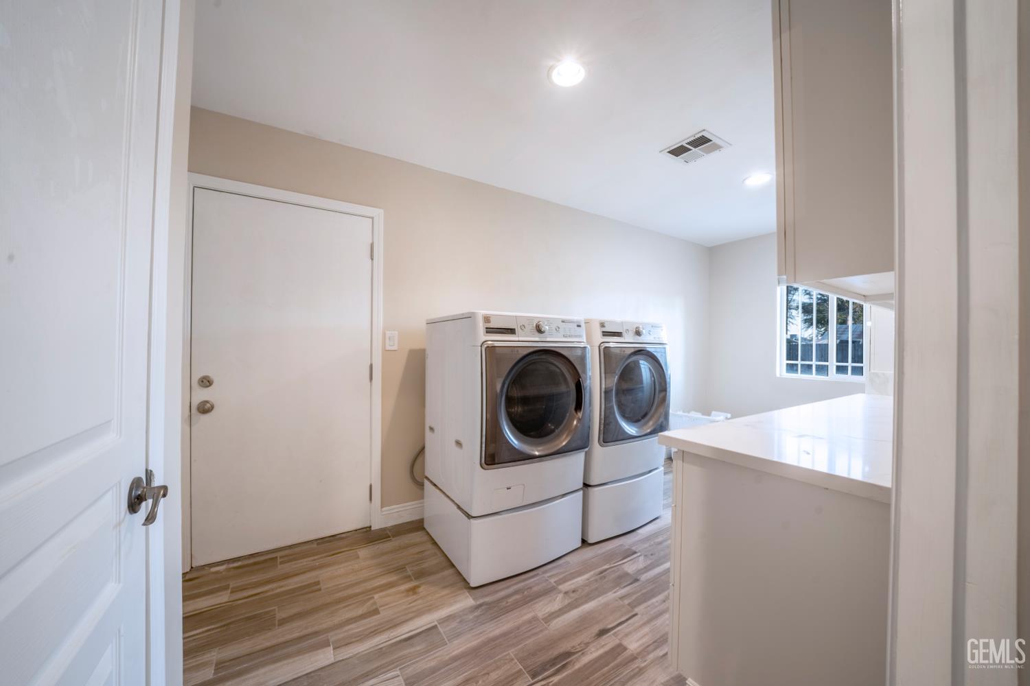 10512 Dee Dee Avenue — photo 11