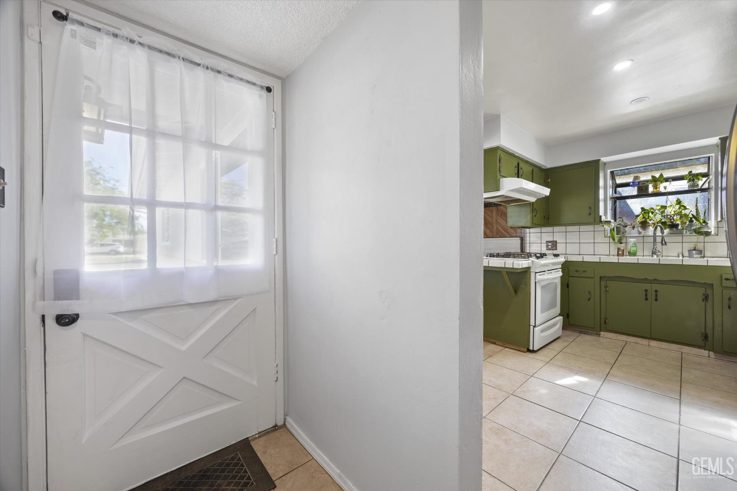 6712 Cedarcrest Avenue — photo 14