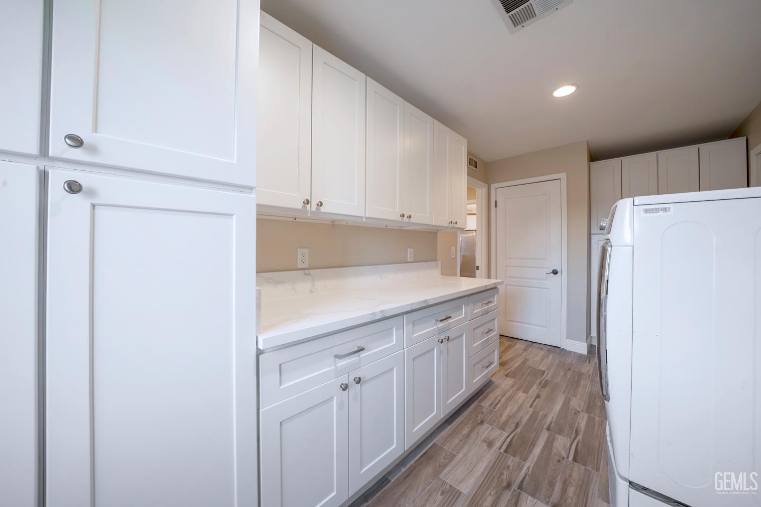 10512 Dee Dee Avenue — photo 12