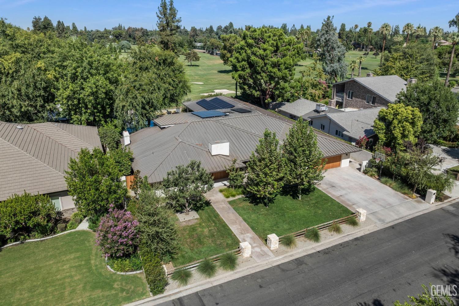 1217 Tam O Shanter Drive — photo 3