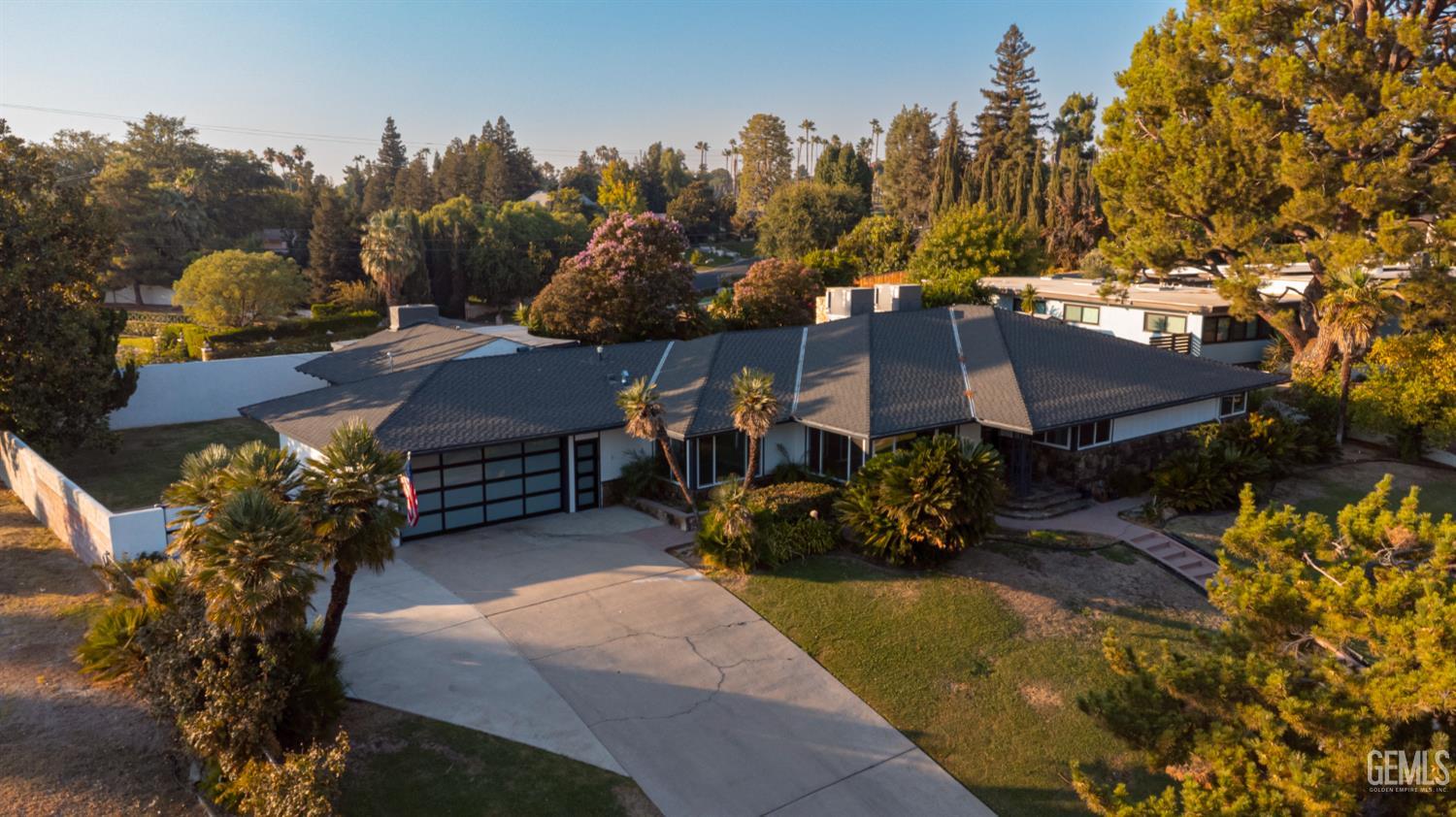 3946 Claremont Drive — photo 4