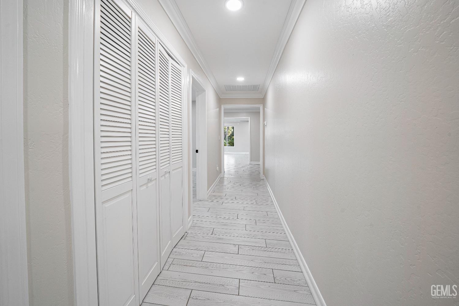 3946 Claremont Drive — photo 21