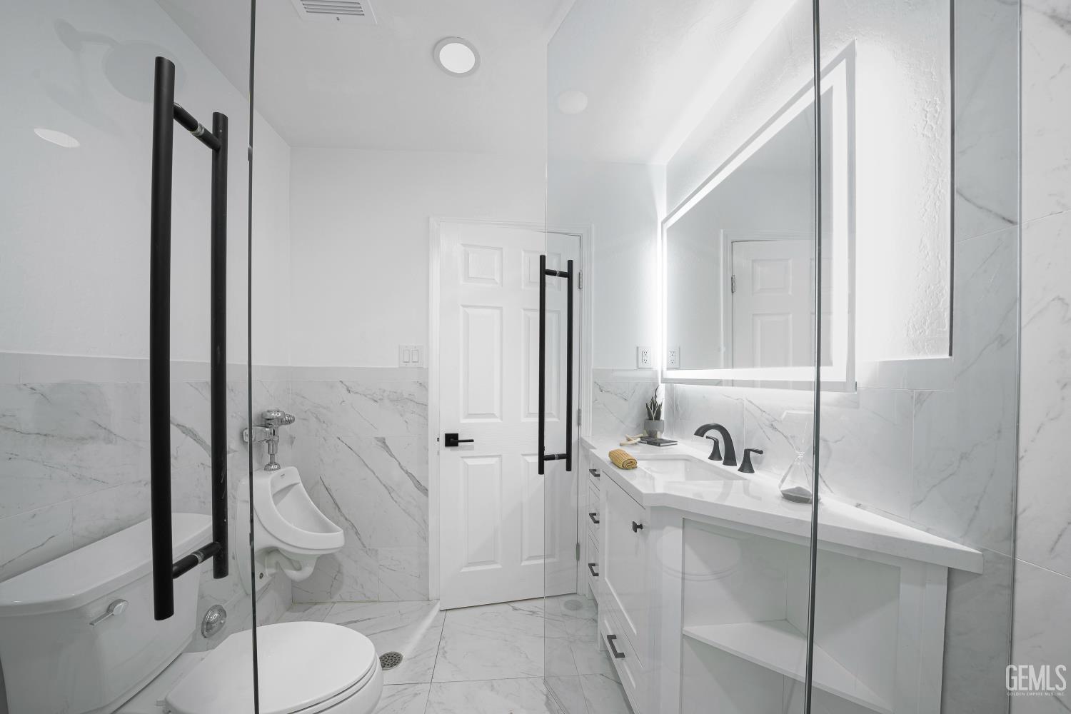3946 Claremont Drive — photo 40