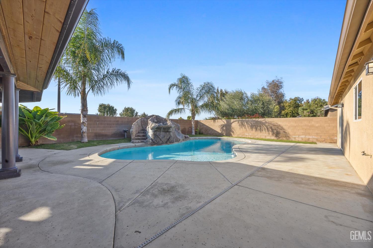 6911 Catalina Creek Way — photo 54