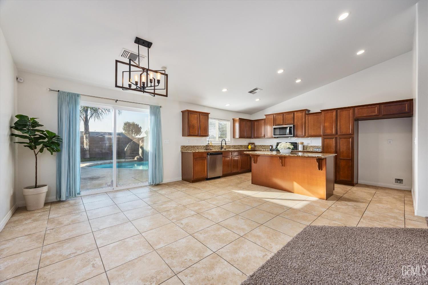 6911 Catalina Creek Way — photo 21