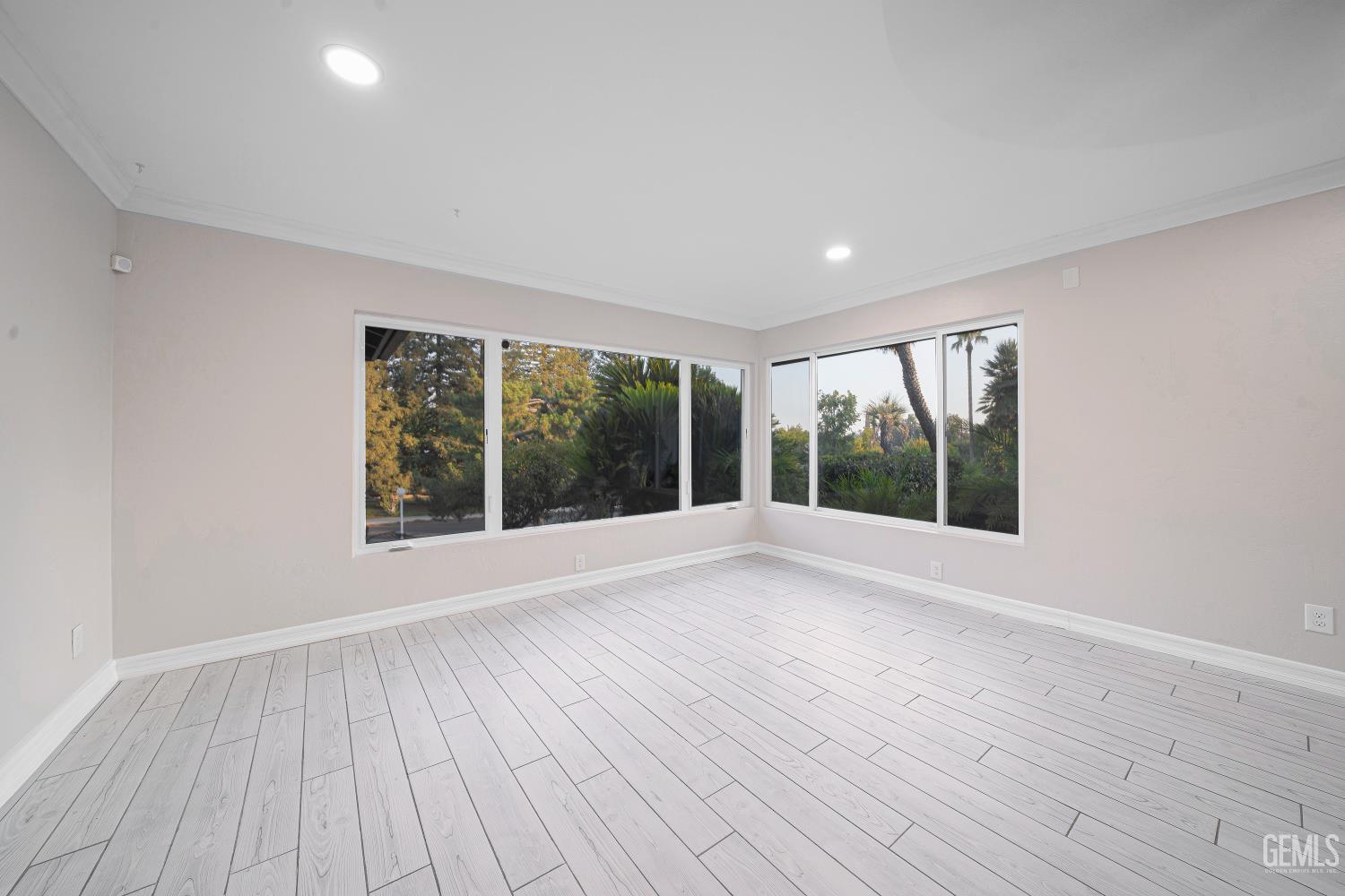 3946 Claremont Drive — photo 25