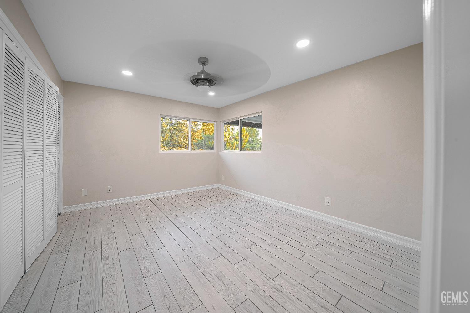 3946 Claremont Drive — photo 22