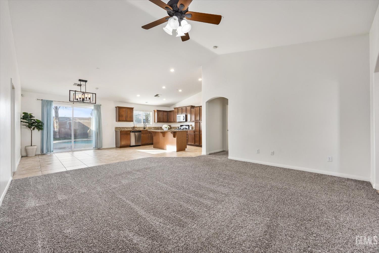 6911 Catalina Creek Way — photo 16