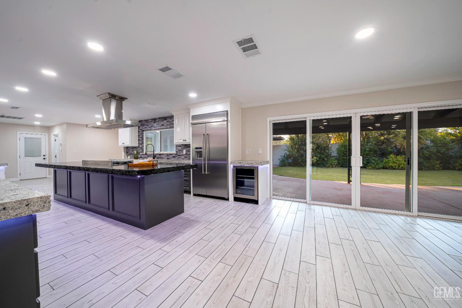 3946 Claremont Drive — photo 28