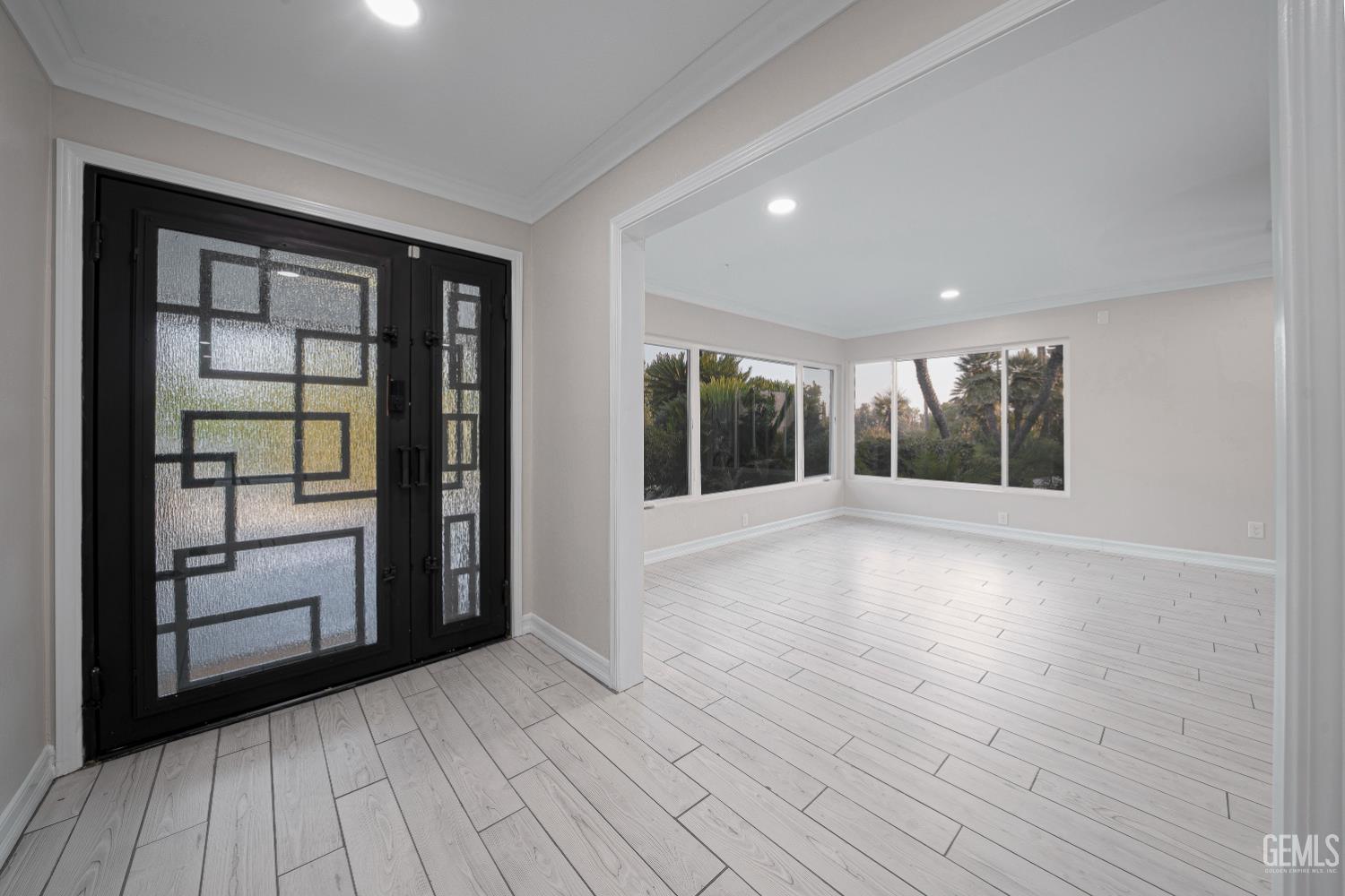 3946 Claremont Drive — photo 24