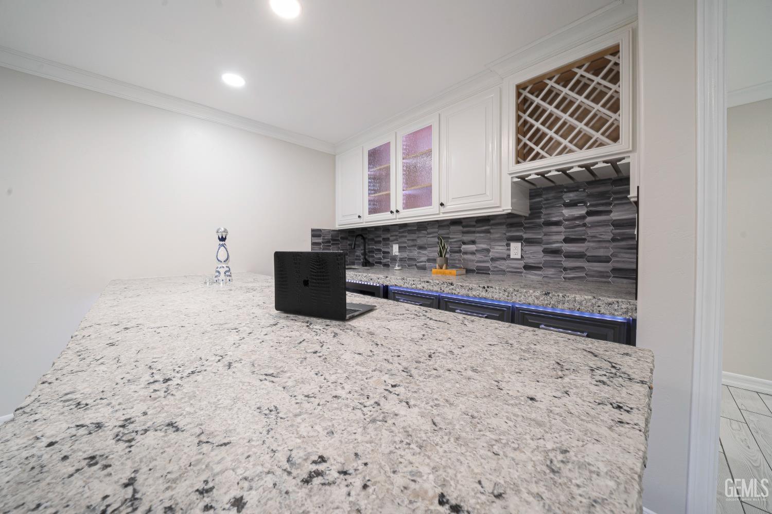 3946 Claremont Drive — photo 31