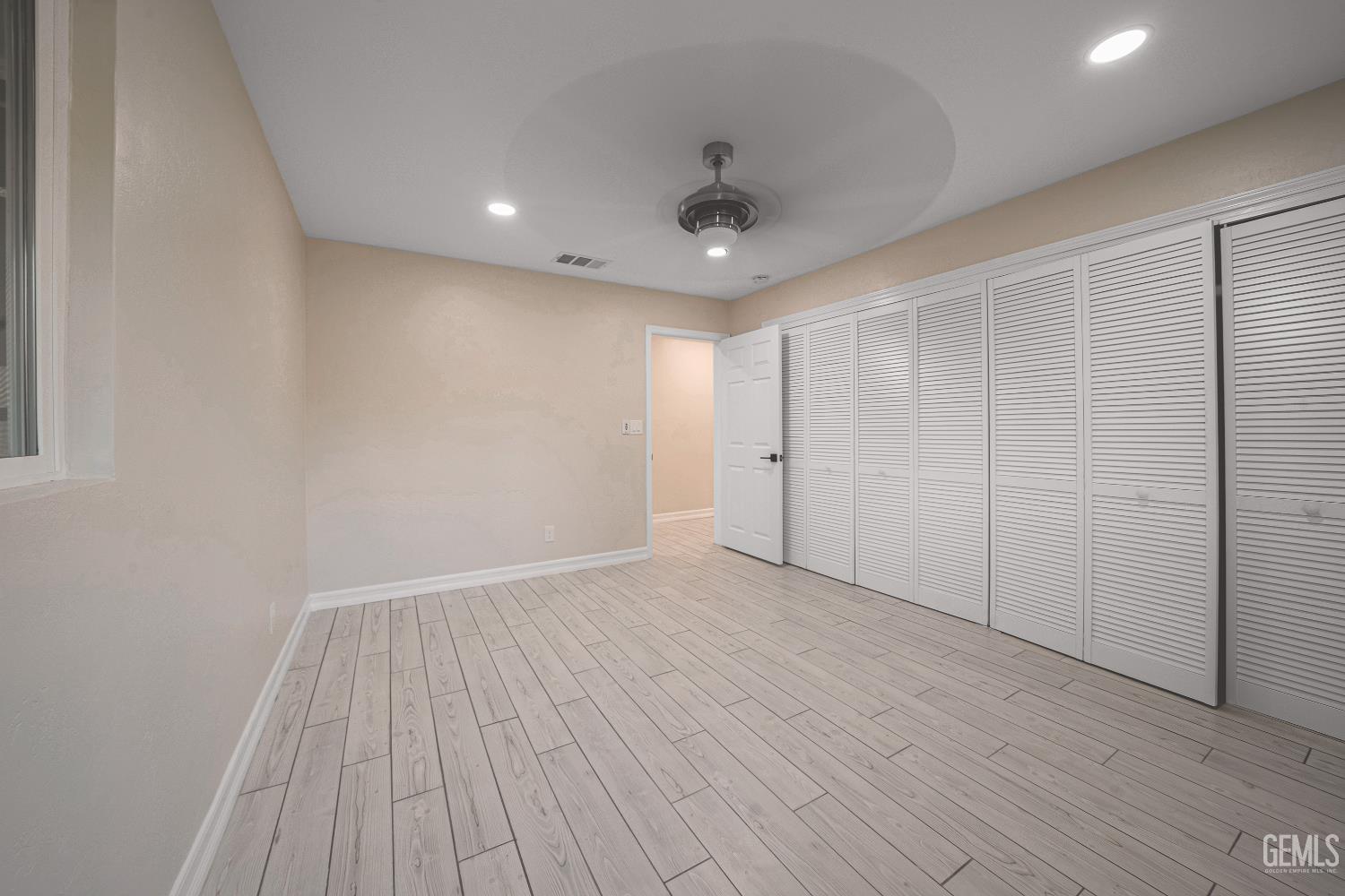 3946 Claremont Drive — photo 23