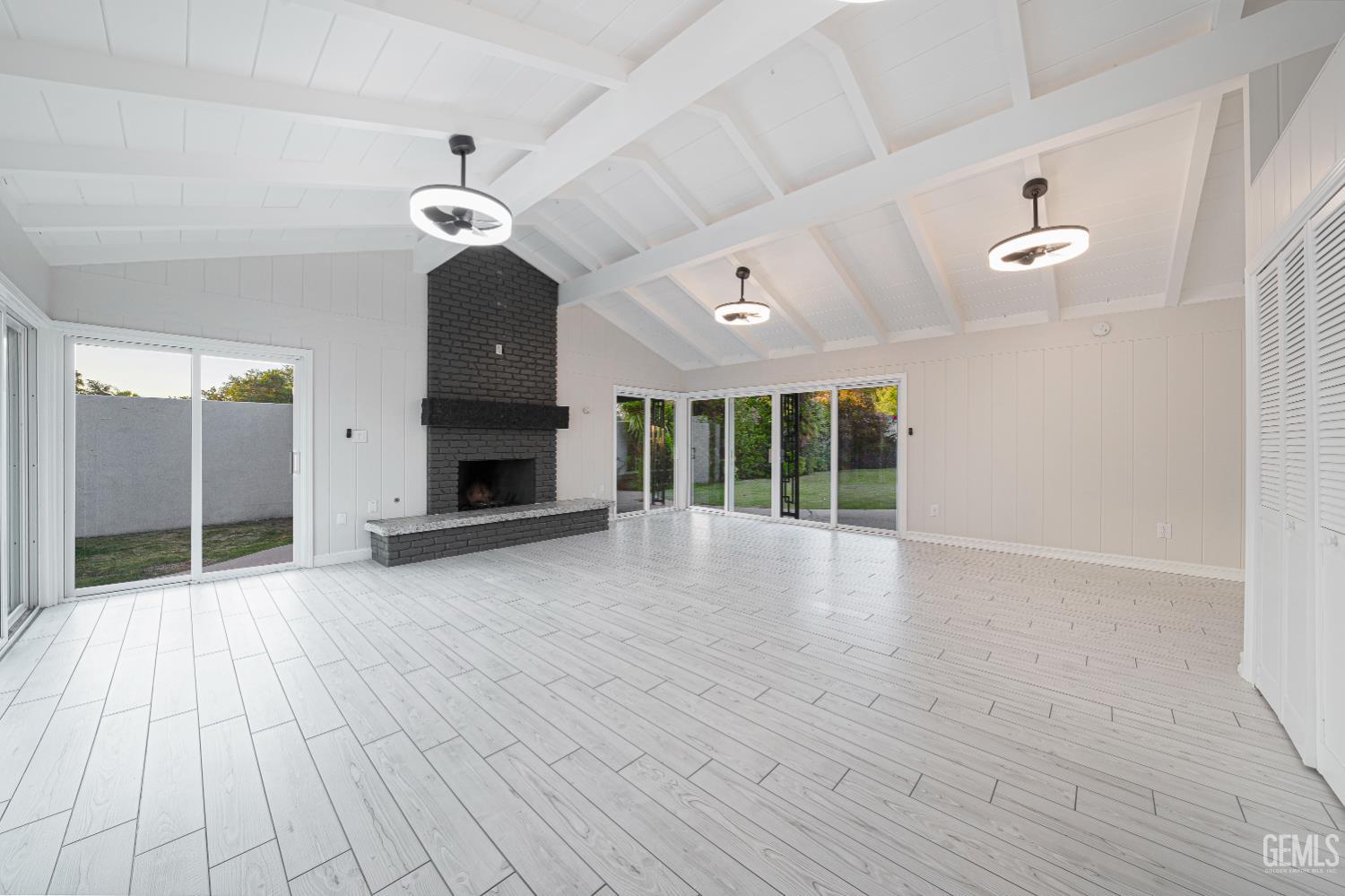 3946 Claremont Drive — photo 45