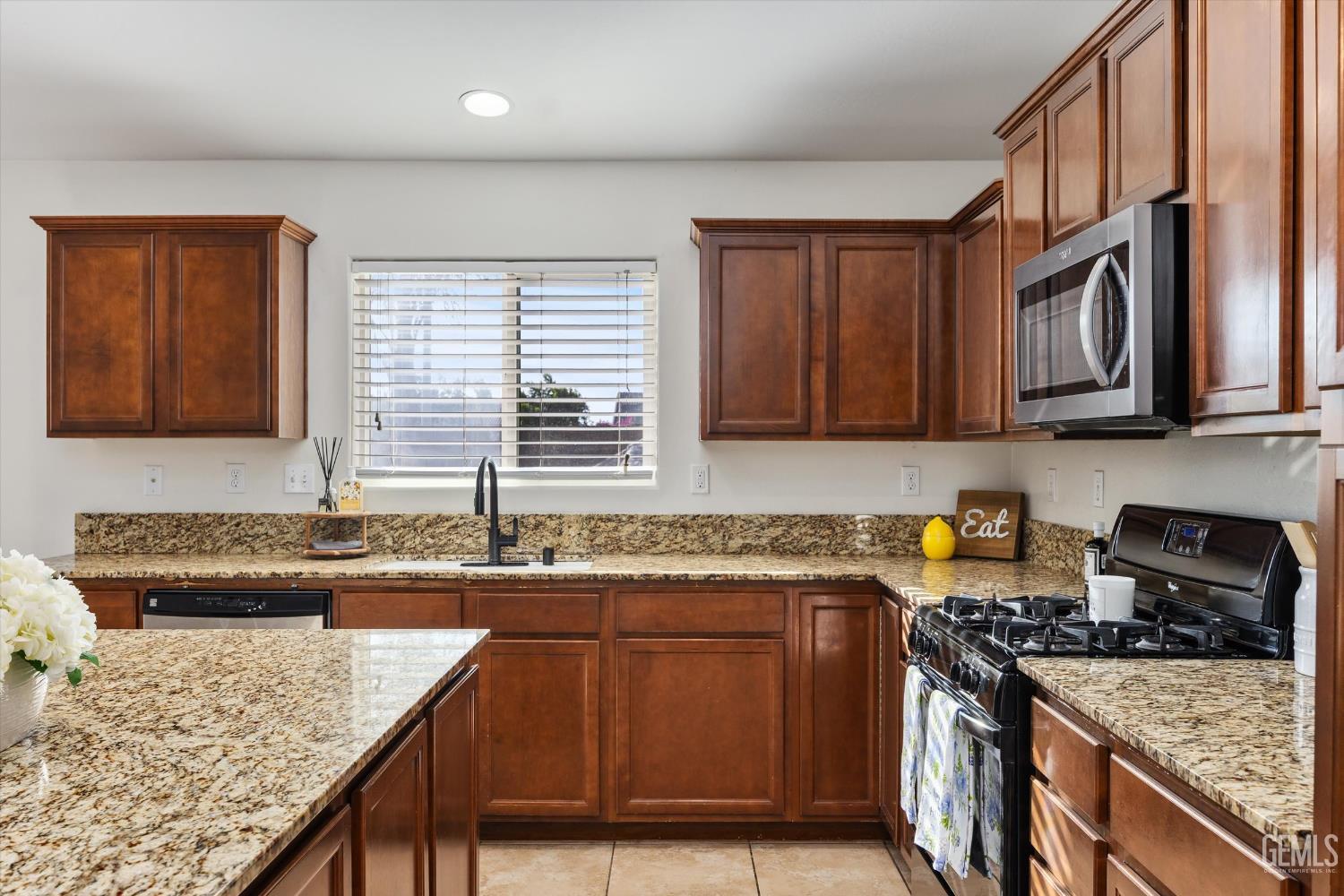 6911 Catalina Creek Way — photo 26