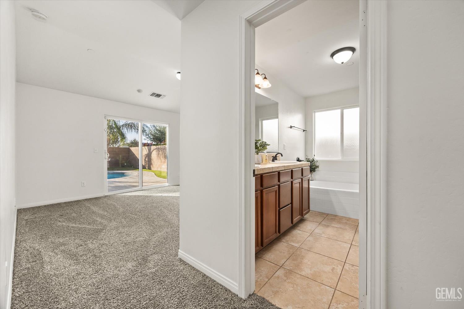 6911 Catalina Creek Way — photo 30