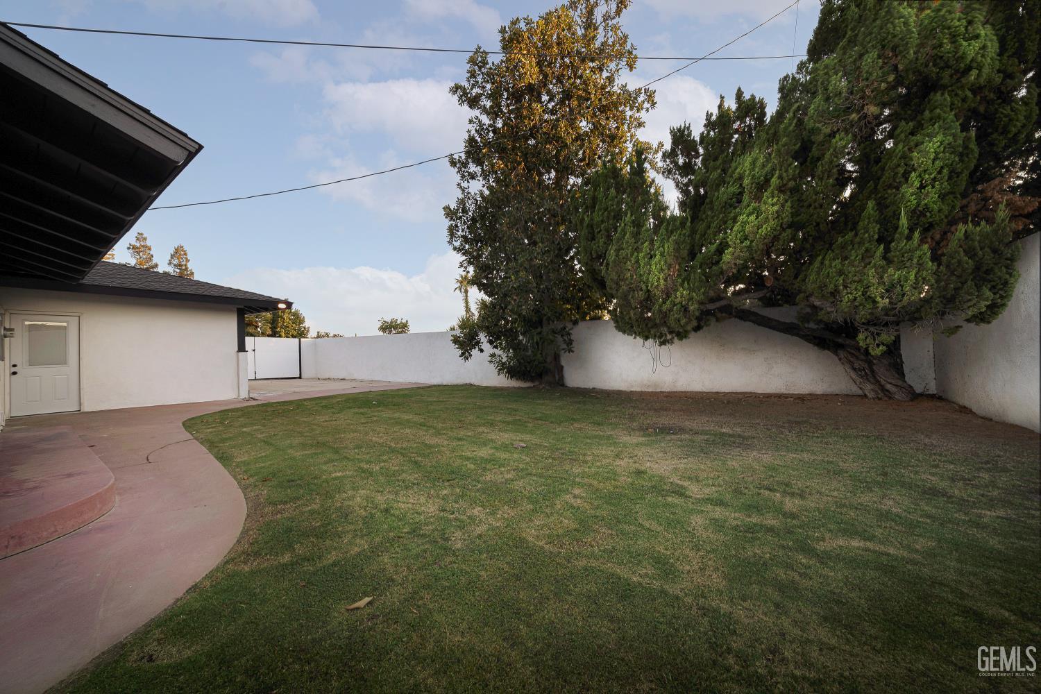 3946 Claremont Drive — photo 48