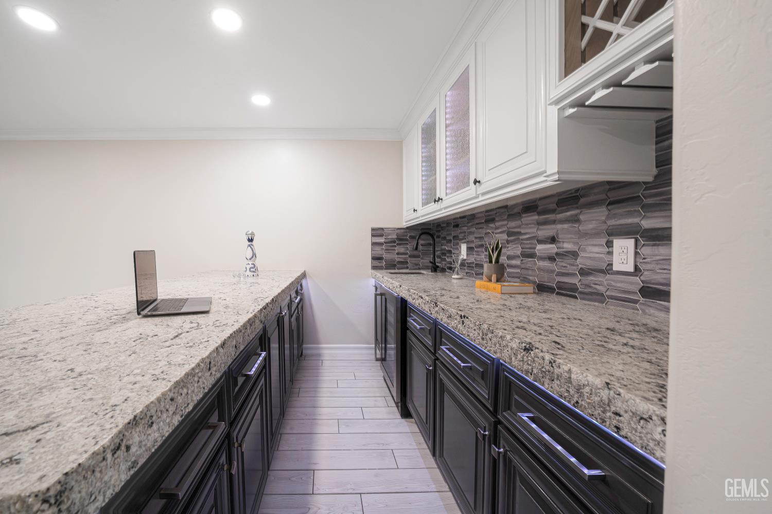 3946 Claremont Drive — photo 32