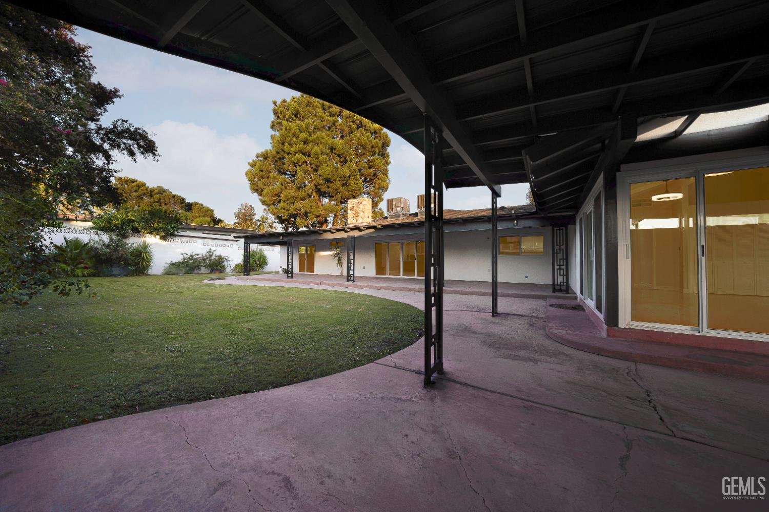 3946 Claremont Drive — photo 49