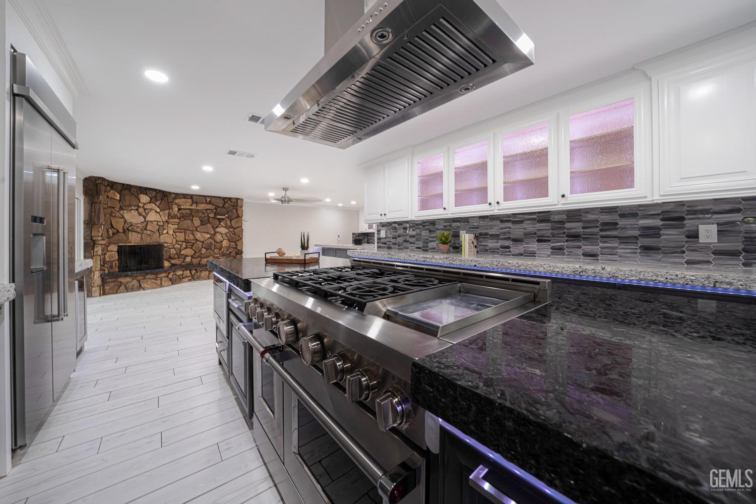3946 Claremont Drive — photo 33