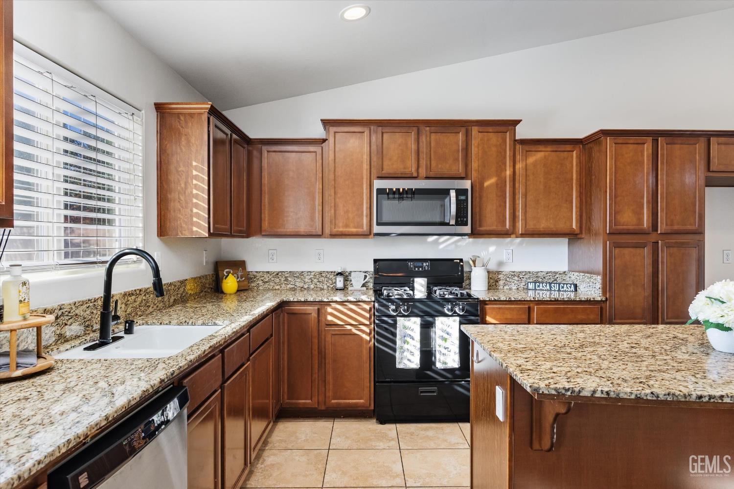 6911 Catalina Creek Way — photo 27