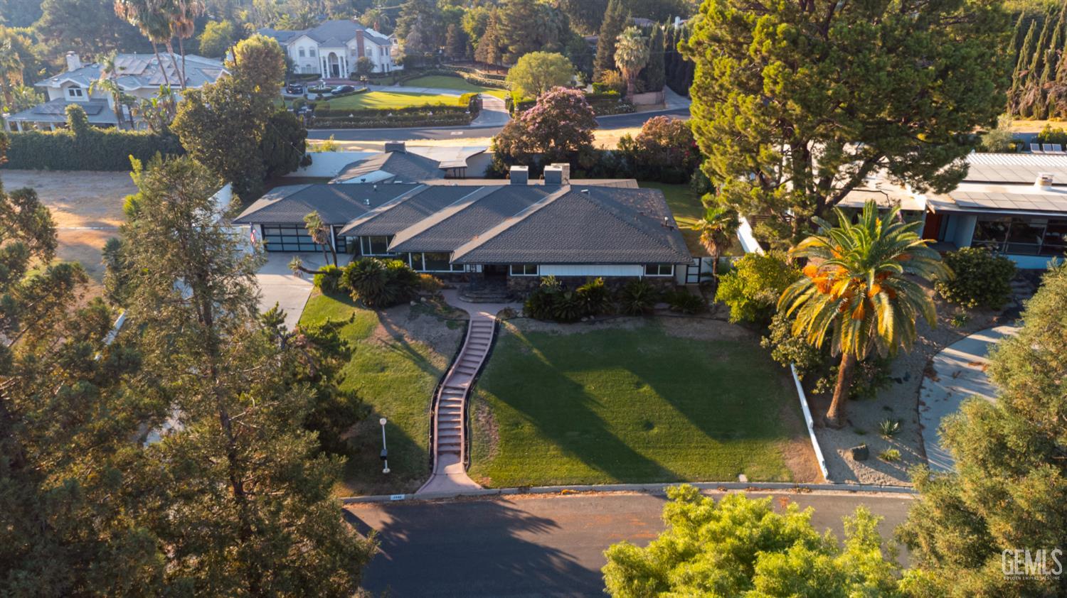 3946 Claremont Drive — photo 3