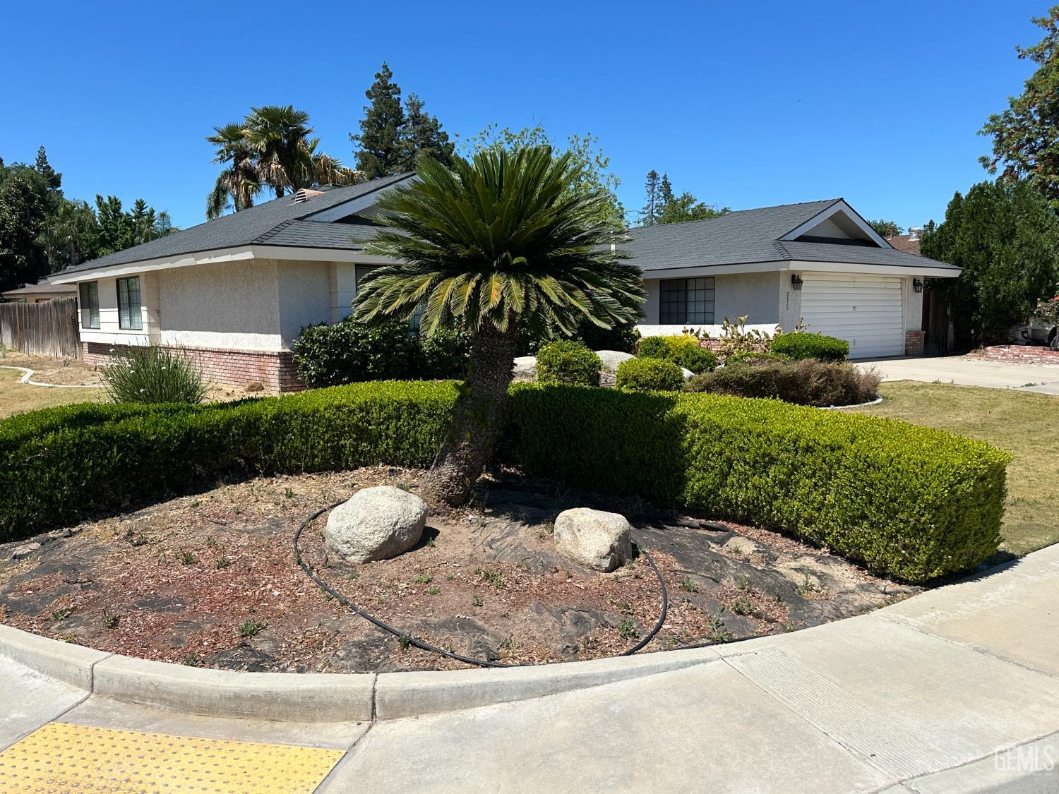 2825 Kootenay Court — photo 2